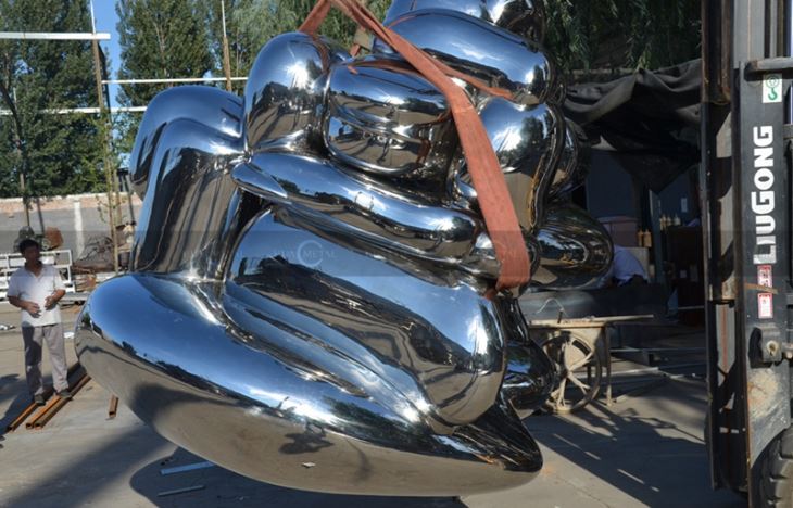 sky-mirror-polished-stainless-steel-contemporary-sculptures