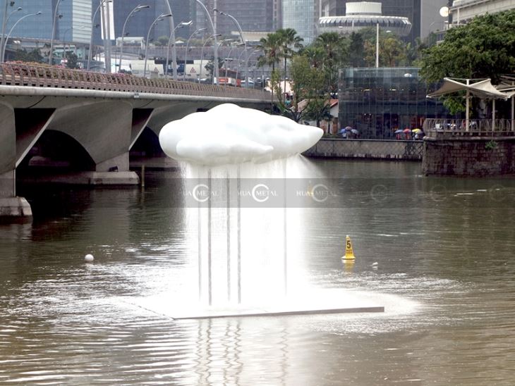 Insllated Perforated-Stainless-Steel-sculpture-Cloud_Nine_Raining-Singapore River
