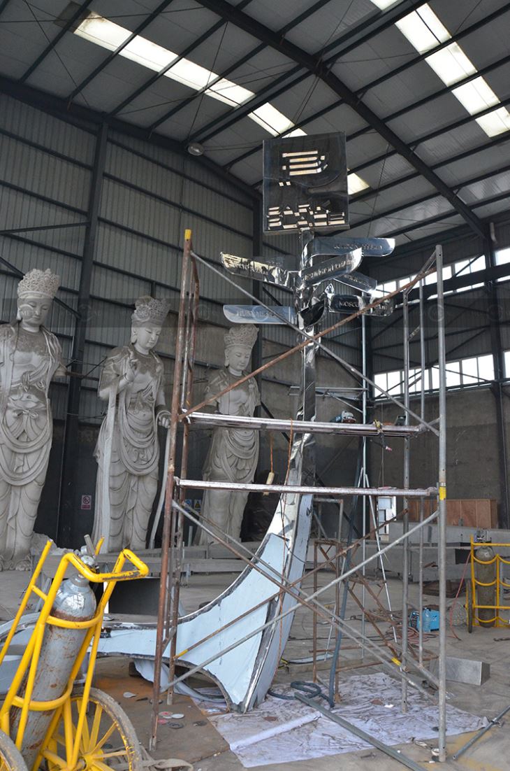 Fabricating-stainless-steel-sculptures-urban-ulaanbaatar